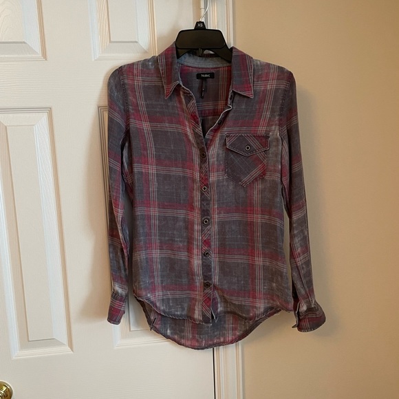 Nollie button down flannel. Size small - Picture 1 of 2
